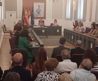 Guarinos, proclamada alcaldesa de Guadalajara con el apoyo de Vox