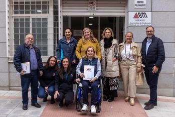 El Ayuntamiento compromete su colaboración con la Asociación de Esclerosis Múltiple de Guadalajara 