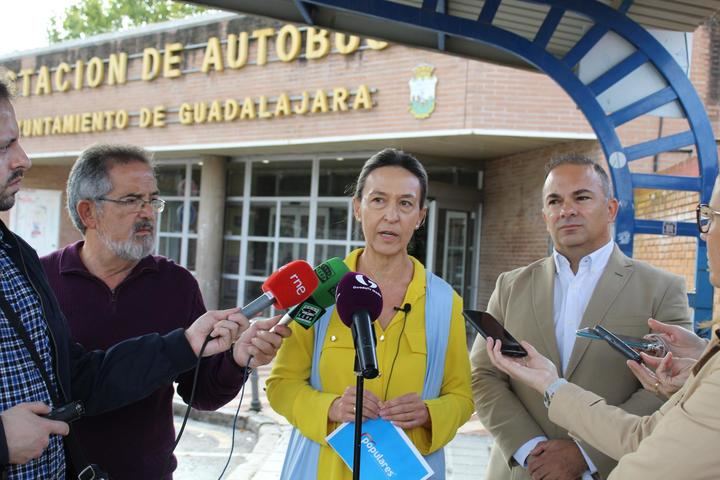 Guarinos reclama a Page que “se deje de palabrería y venga a Guadalajara con las inversiones que la ciudad necesita