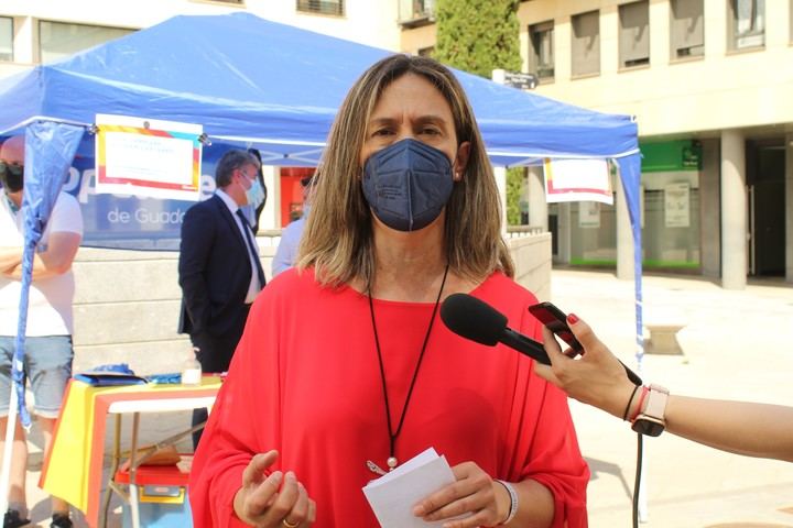 Mesa de recogida de firmas en Guadalajara CONTRA los indultos : Guarinos reclama al PSOE de Sánchez y de Page que deje de ceder ante los independentistas lo que es de todos los españoles