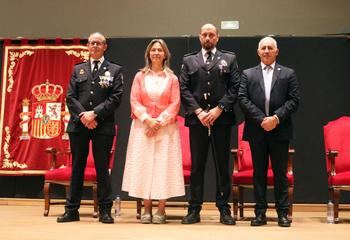 La alcaldesa preside la toma de posesión del nuevo intendente de la policía local de Guadalajara