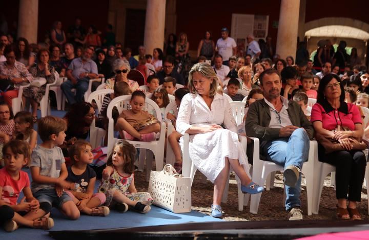 La alcaldesa de Guadalajara abre el Maratón de los Cuentos en el Infantado con un cuento sobre capacidades diferentes