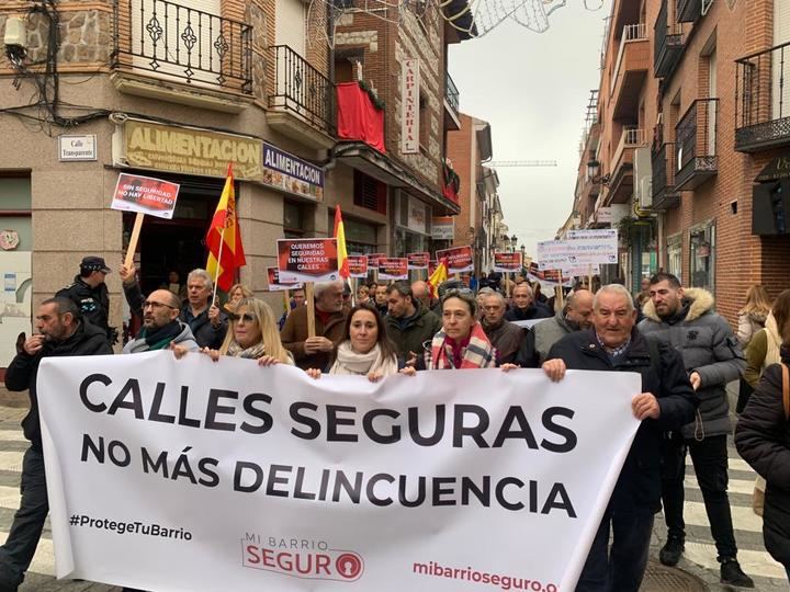 PP y VOX asisten a la manifestación contra la OKUPACION en Castilla La Mancha...¿y Page?