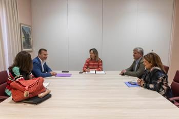 La alcaldesa de Guadalajara se reúne con directivos de la empresa MasOrange 
