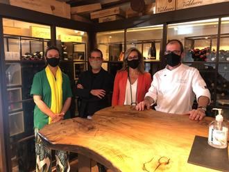 Merino ensalza en Sigüenza la labor del sector del turismo y la hostelería y exige medidas urgentes para combatir las medidas restrictivas impuestas por Page