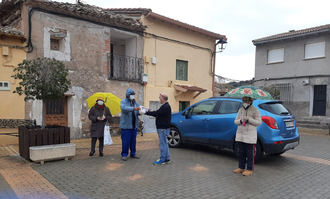 El ayuntamiento de Henche reparte mascarillas, guantes y gel hidroalcohólico entre sus vecinos