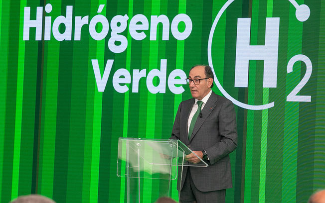 Puertollano tendrá la mayor planta industrial de hidrógeno verde de Europa para "sustituir con el sol el gas natural"