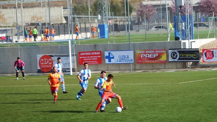 Un doblete de Cristian devuelve al Hogar Alcarreño a la senda de la victoria