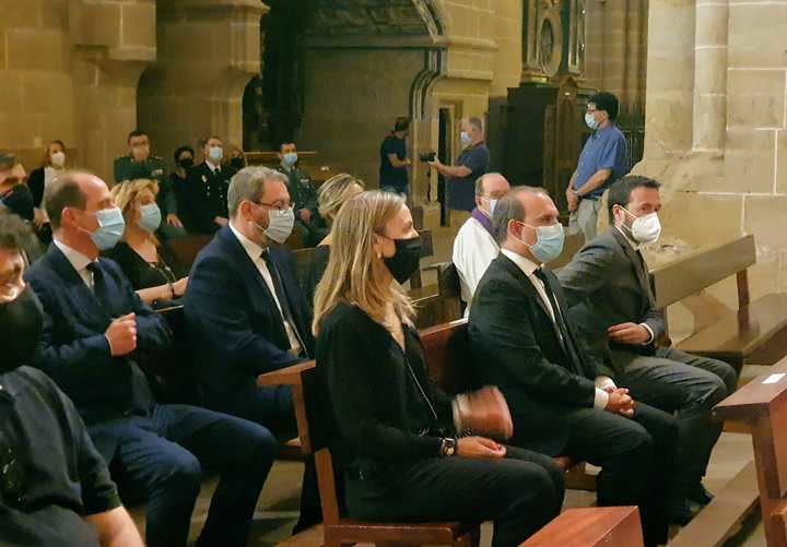 Sentido homenaje seguntino a las víctimas del COVID19