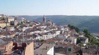 INDIGNACIÓN Los vecinos de Horche atemorizados por las amenazas de muerte de los OKUPAS de 35 viviendas : "Vamos a matar a tó el pueblo"