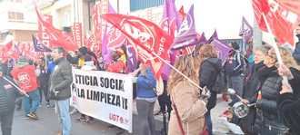 Seguimiento masivo en el primer d&#237;a de huelga de las trabajadoras de la Limpieza de Ciudad Real, Cuenca, Guadalajara y Toledo