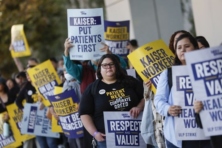 EEUU vive la mayor huelga de trabajadores de la salud en su historia