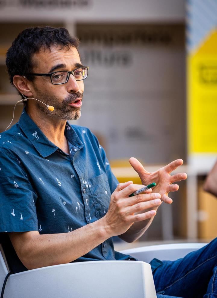 Irene Rodríguez Aseijas e Ibón Martín, ganadores ex aequo del II Premio Paco Camarasa de novela negra