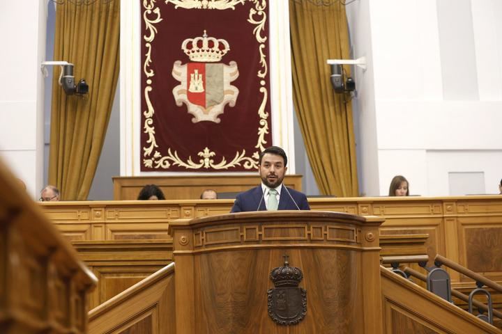 Iván Sánchez: “Es una vergüenza que Castilla La Manhca sea la única región de España donde los sanitarios no pueden ascender profesionalmente y esta situación es culpa del PSOE de García-Page”.