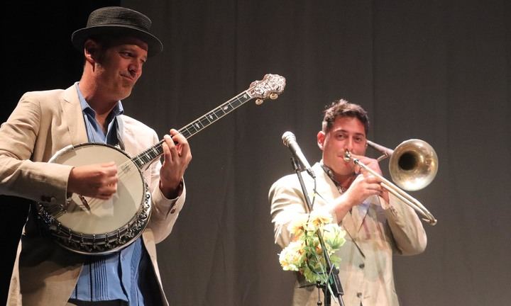 La Casa de la Cultura de Cabanillas inauguró temporada de espectáculos con un concierto de jazz y charleston