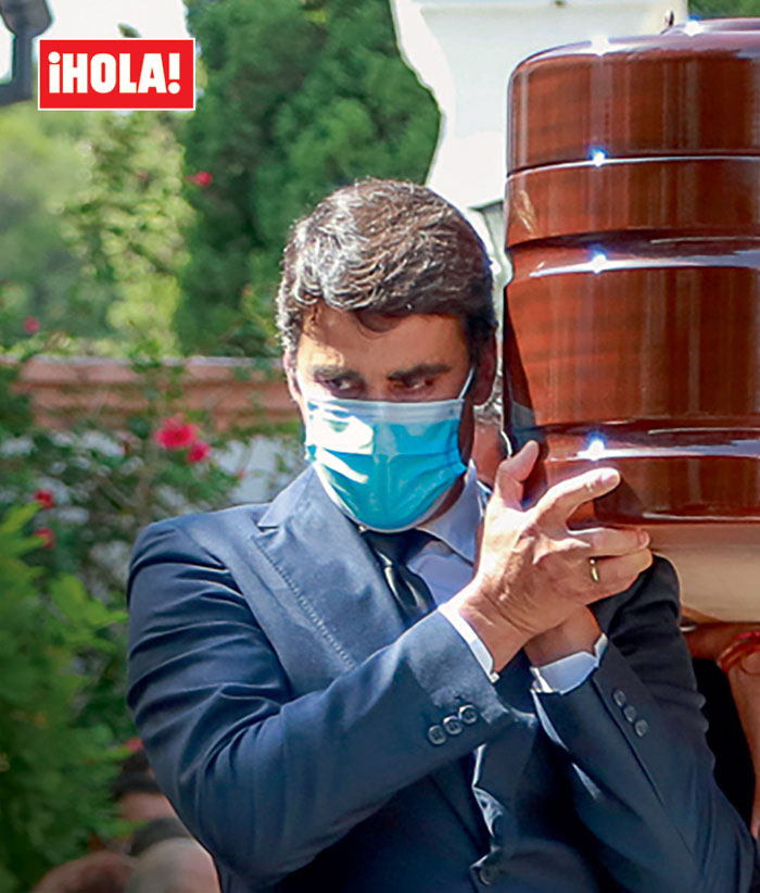 ¡HOLA! Profunda tristeza de Jesulín en el último adiós a su padre