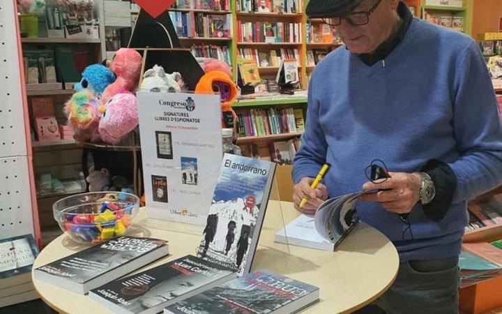 Buena acogida del primer Congreso de escritores de novelas de espionaje de Andorra