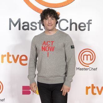 Con Dabiz Muñoz o Jordi Cruz y sonando de fondo “All I want for Christmas is you”: así sería la cena de Navidad preferida de los españoles