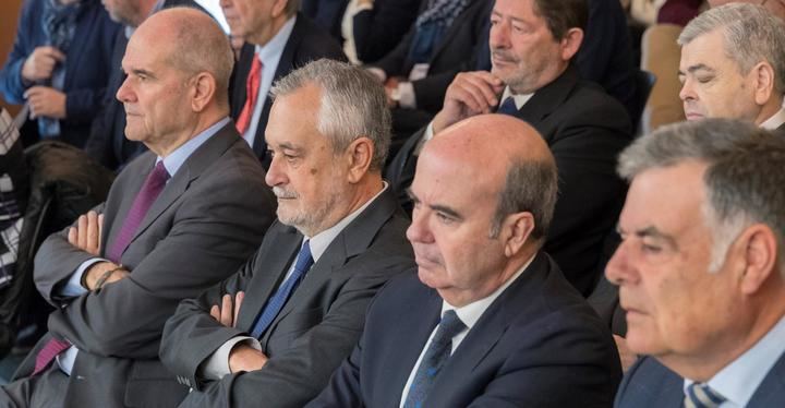 Cárcel para el exconsejero socialista de Empleo de la Junta de Andalucía y para el ex director general por el caso de los ERE