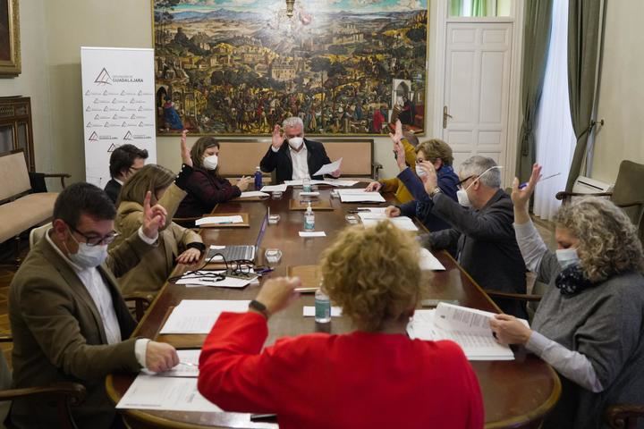 La Diputación de Guadalajara ayuda con 165.500 a 30 ayuntamientos a reforzar la limpieza y desinfección de colegios