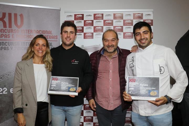El chef seguntino, de La Cabrera, Pablo de Francisco, gana el premio a la tapa más original en Marvão 