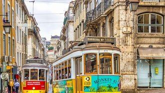 Trece heridos, entre ellos un español, en un choque entre tranvías en Lisboa