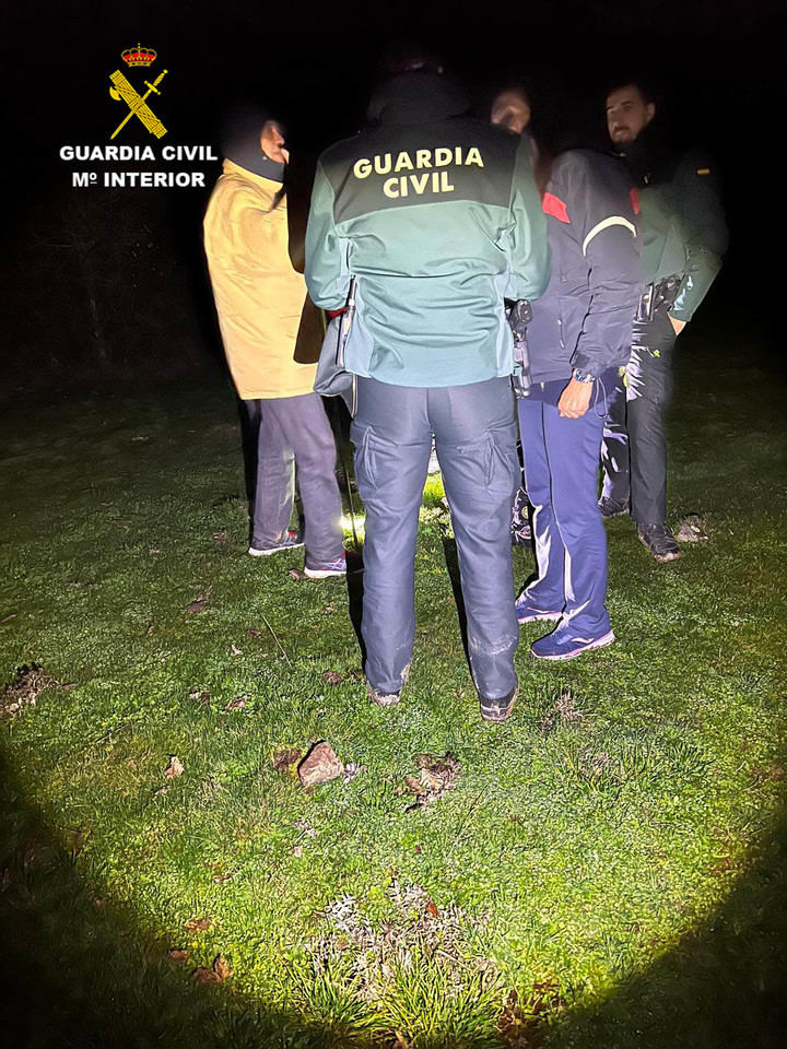 La Guardia Civil localiza a dos personas de 69 y 49 años que se habían perdido en una senda entre Matallana y Roblelacasa