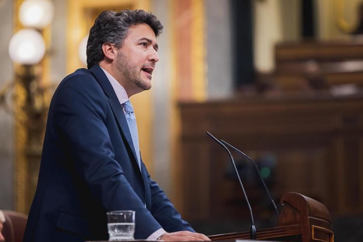 López Maraver insiste en el Congreso en excluir al lobo del listado especies protegidas