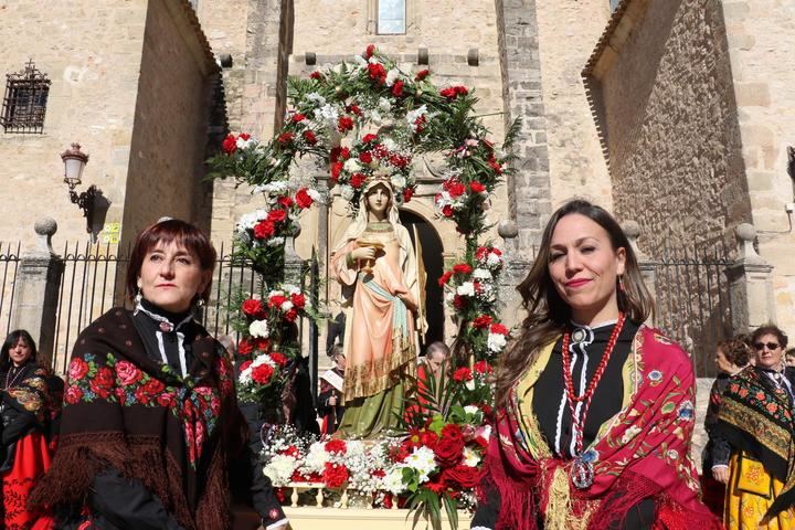 Lorena Jiménez, directora de la UNED Guadalajara, alcaldesa de Honor de las Águedas de Cogolludo