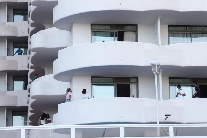 ÚLTIMA HORA : La juez de Palma TUMBA el confinamiento de los 180 estudiantes que no han dado positivo por Covid, considera 