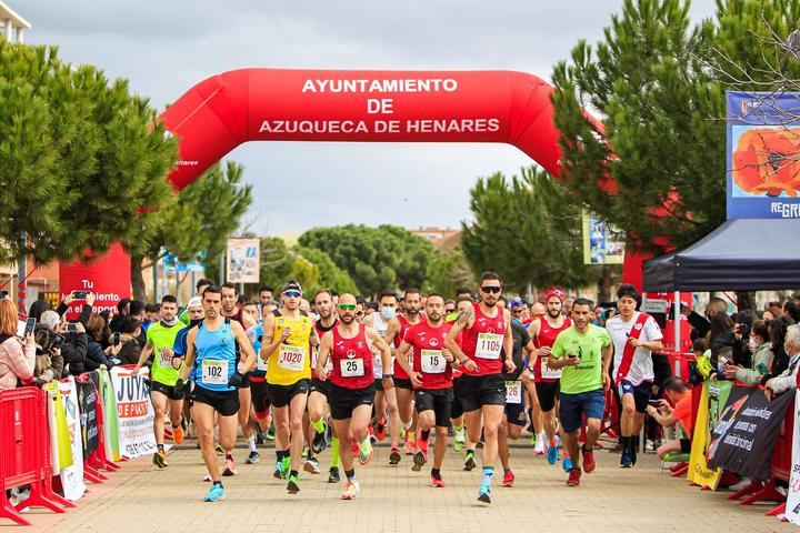 La IV Carrera Popular Navarrosa rondó los 400 dorsales con la participación inclusiva de la asociación Caminando