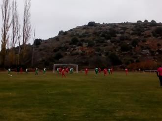 El CD Mandayona gana gracias al hack trick de David Ramos Manso