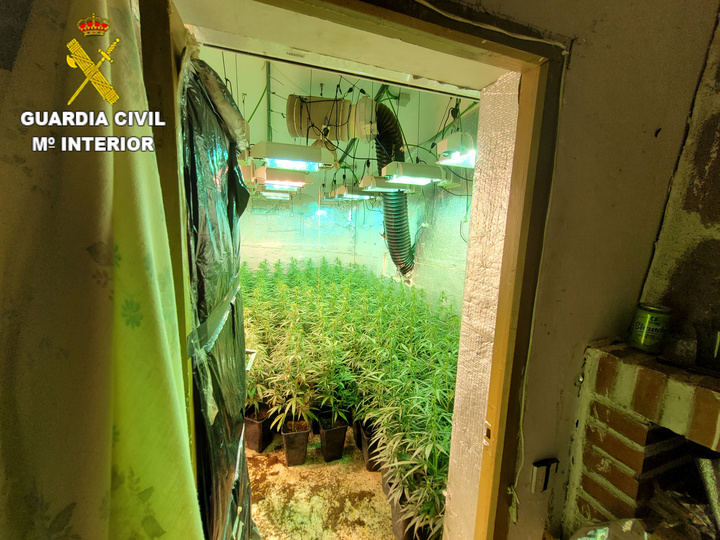 La Guardia Civil de Cuenca investiga a una persona que transportaba marihuana bajo el estado de alarma