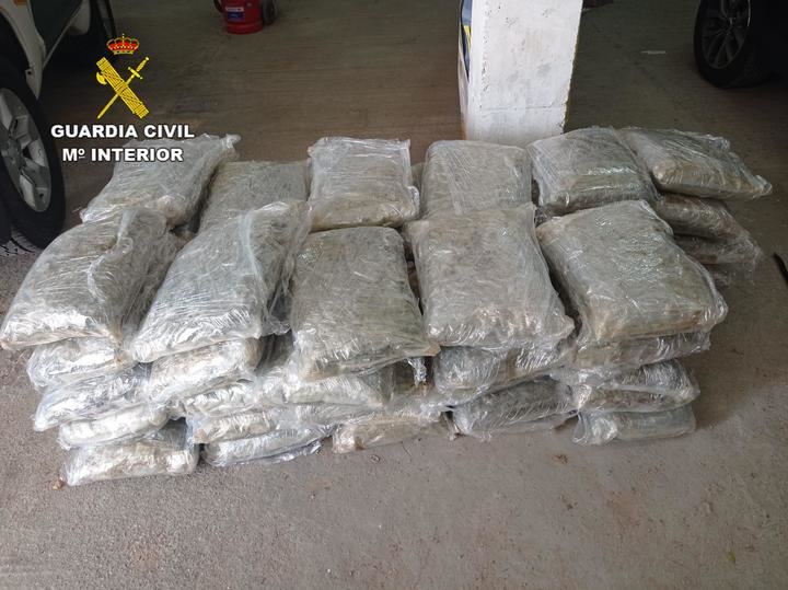 La Guardia Civil detiene a una persona en Cogolludo por tráfico de drogas