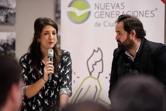 TREMENDO ENFADO : Maroto lamenta la nula confianza del PSOE de Page en los jóvenes de la región para asumir responsabilidades y pide a Maestre que se disculpe públicamente con ellos
