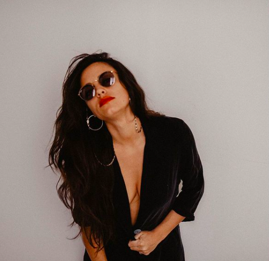 María Casado posa con su novia Martina