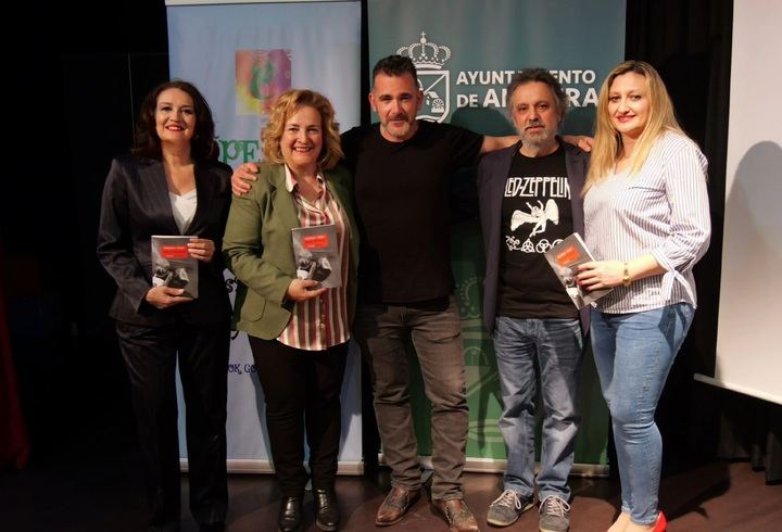 Alovera se vuelca con la presentación del nuevo libro de Marto Pariente.