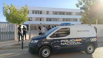 Un menor de 14 a&#241;os hiere a 3 profesores y varios alumnos con un cuchillo en un instituto de Jerez