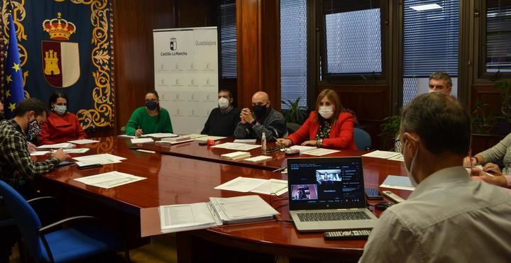 La Mesa de la Logística de Guadalajara analiza la situación del sector en la provincia y el cumplimiento de las medidas de prevención de riesgos laborales