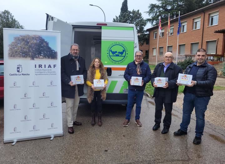 El Gobierno regional dona 180 kilos de miel del Centro de Investigación Apícola a distintas entidades sociales de Guadalajara