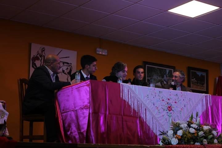 Lleno de no hay Billetes en el Coloquio Taurino de Tórtola de Henares.