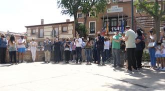 Alovera une con un minuto de silencio y tres días de luto oficial el recuerdo y condena de la vecina asesinada por su pareja la pasada noche