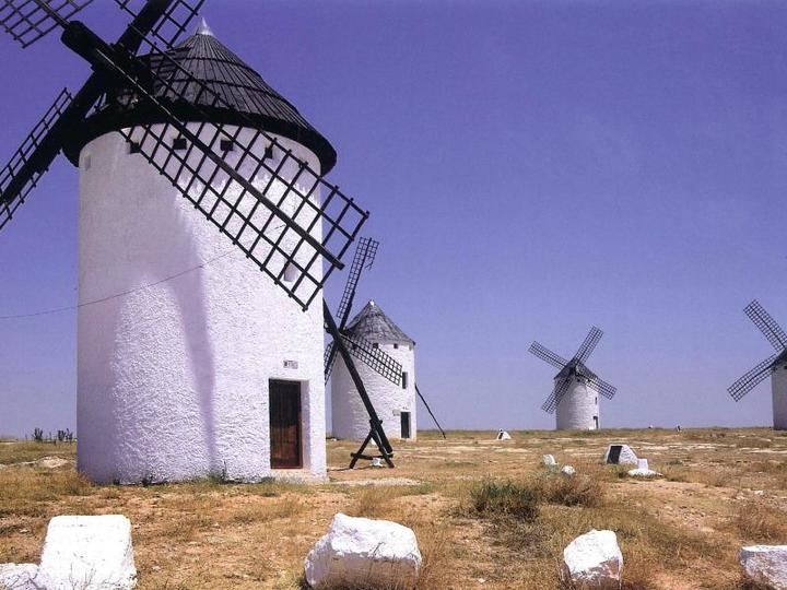 Piden al `Tezanos de La Mancha´ que deje de hacer `encuestas fantasmas´ y se centre en bajar los impuestos a los castellanomanchegos