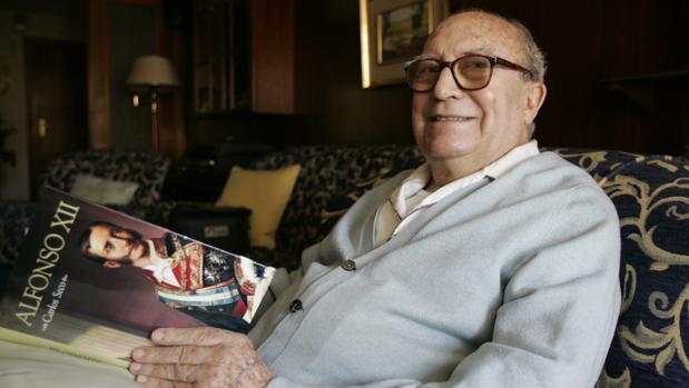 Muere el historiador Carlos Seco Serrano a los 96 años por el coronavirus