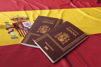 España nacionaliza en el año 2023 a 242.342 extranjeros, el doble que en 2022