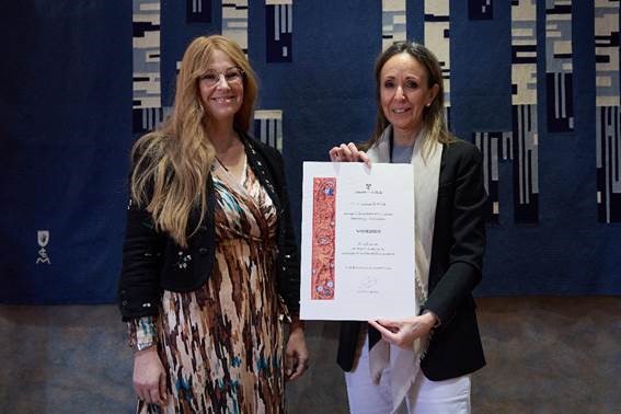 Entrega de donativo a la Fundación Nadiesolo