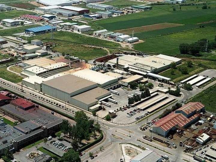 UN APLAUSO : Nestlé pagará un extra de 500 euros al mes a unos 2.500 empleados de la planta de Guadalajara y España