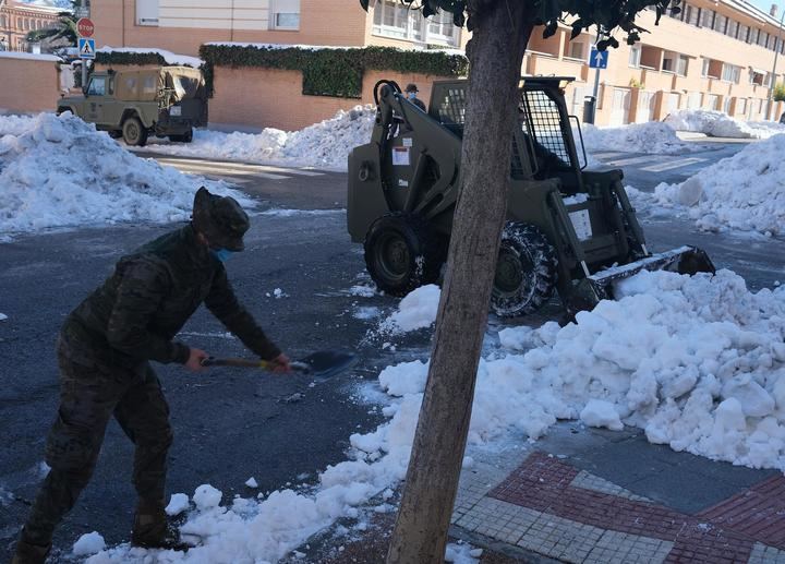 ATENCIÓN : El Ayuntamiento de Guadalajara pide a los vecinos su colaboración para que RETIREN sus vehículos para facilitar la retirada de nieve acumulada en calzadas y aceras (Vea AQUÍ las calles afectadas)