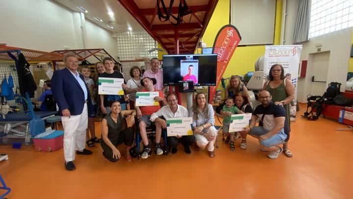 La Fundación Pequeños Pasos ayuda a cuatro familias de Fundación Nipace con 2.000 para sus tratamientos