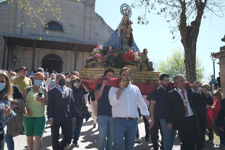 Paco Nuñez participa en la 56 Marcha Diocesana de la Virgen de la Salud de Barbatona y posterior Misa